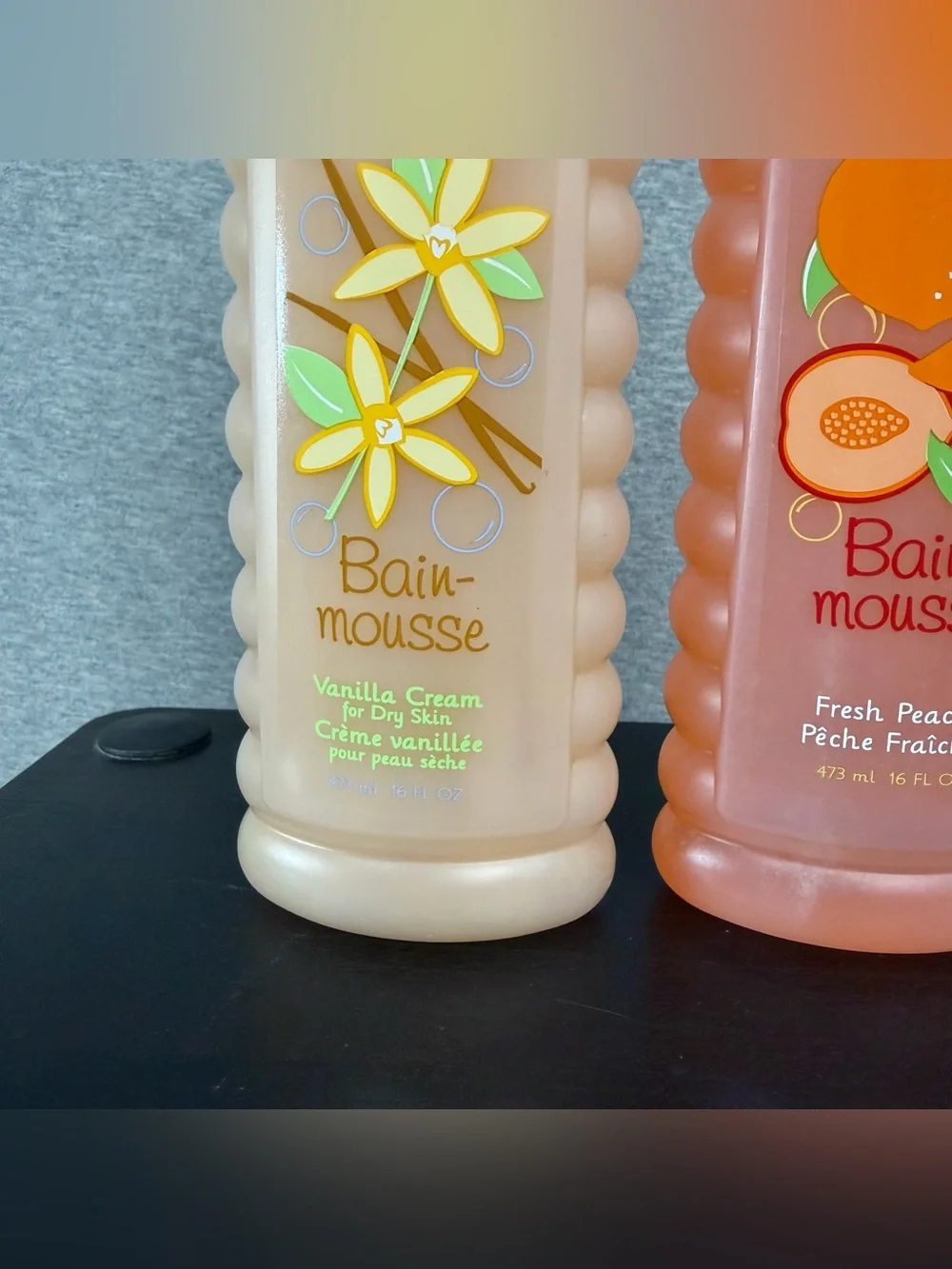 Avon NOS Bubble Bath Bain Mousse Lot Of Two Vanilla Cream Fresh Peach 16 oz Read